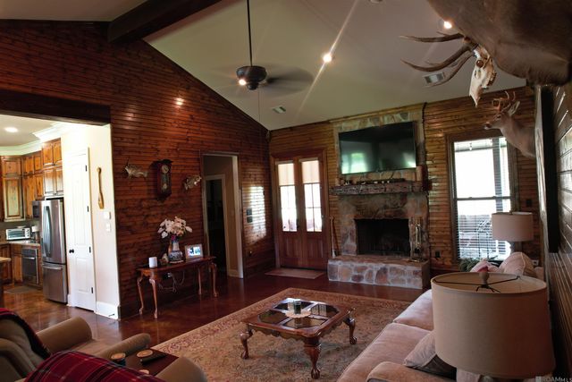 312 Lemon B Rd, Slaughter, LA 70777