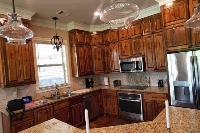 312 Lemon B Rd, Slaughter, LA 70777