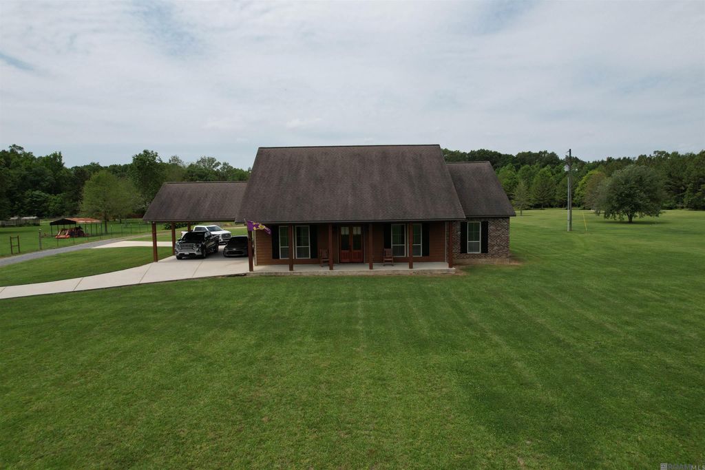 312 Lemon B Rd, Slaughter, LA 70777