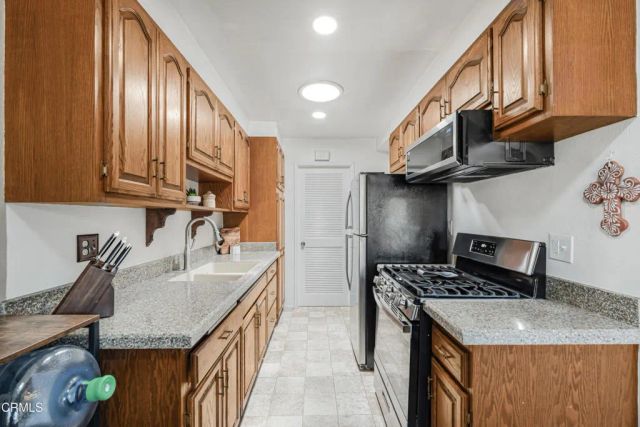 246 W Vineyard Avenue, Oxnard, CA 93036