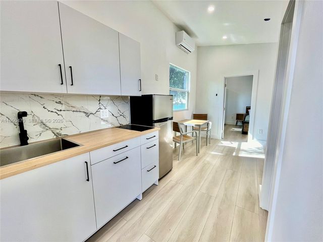 6241 NW Miami Pl, Miami, FL 33150