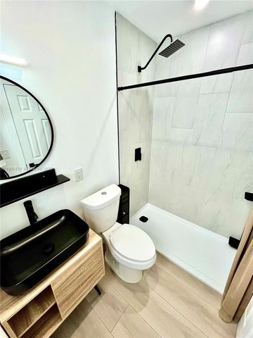 6241 NW Miami Pl, Miami, FL 33150