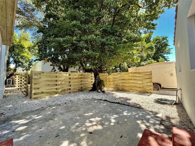 6241 NW Miami Pl, Miami, FL 33150