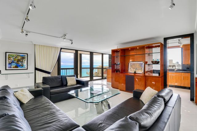 5380 N Ocean Drive 20b, Singer Island, FL 33404