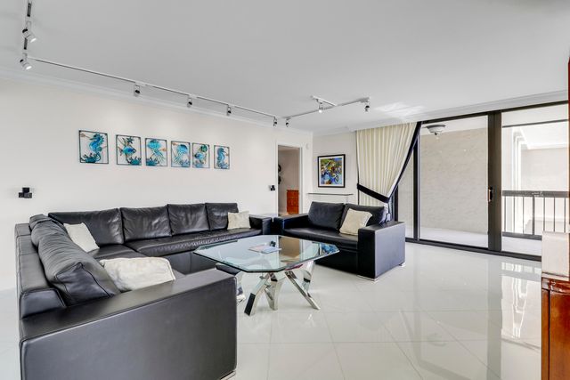5380 N Ocean Drive 20b, Singer Island, FL 33404