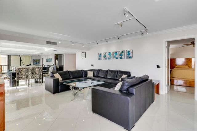 5380 N Ocean Drive 20b, Singer Island, FL 33404