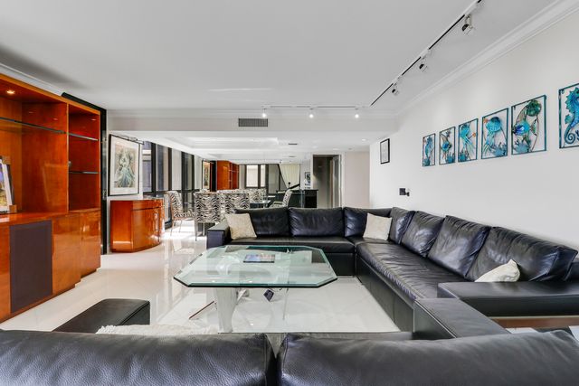 5380 N Ocean Drive 20b, Singer Island, FL 33404