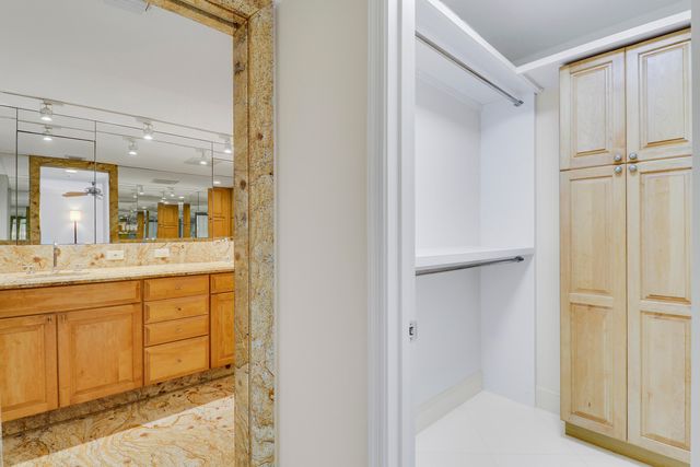 5380 N Ocean Drive 20b, Singer Island, FL 33404
