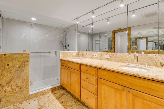 5380 N Ocean Drive 20b, Singer Island, FL 33404