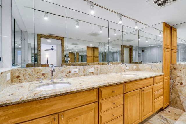 5380 N Ocean Drive 20b, Singer Island, FL 33404