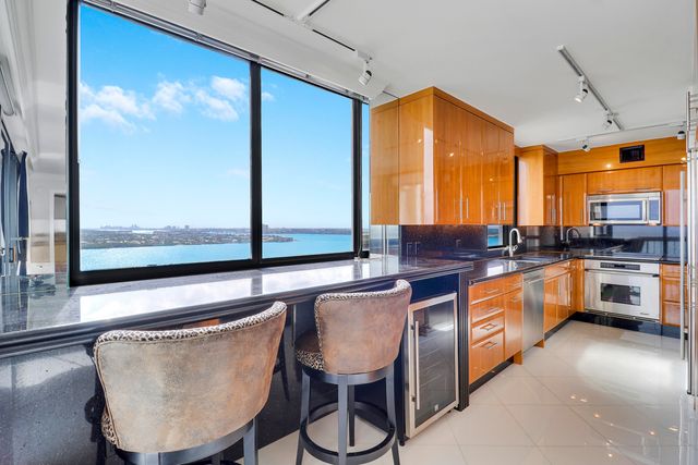 5380 N Ocean Drive 20b, Singer Island, FL 33404