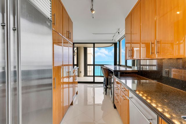 5380 N Ocean Drive 20b, Singer Island, FL 33404