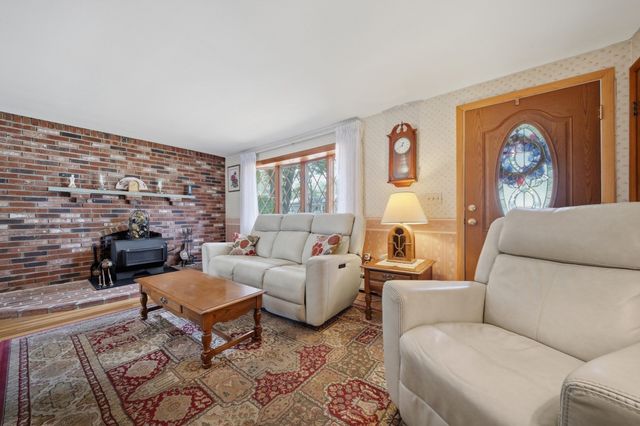 6 Marcus Rd, Wilmington, MA 01887