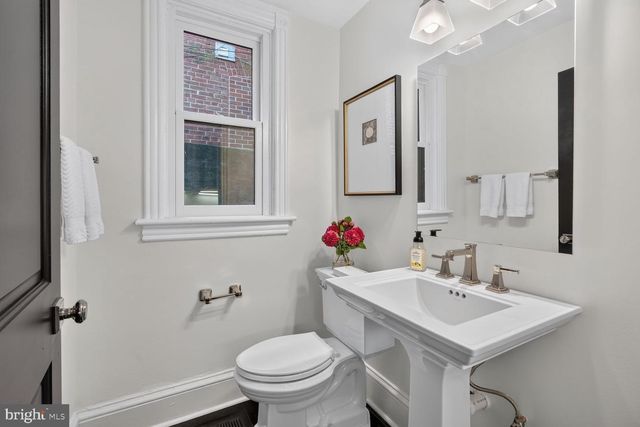 1321 T ST NW, Washington, DC 20009
