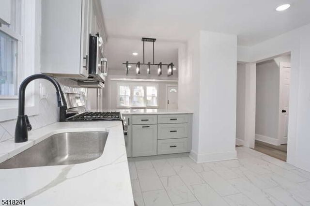 326 Ogden St, City Of Orange Twp., NJ 07050