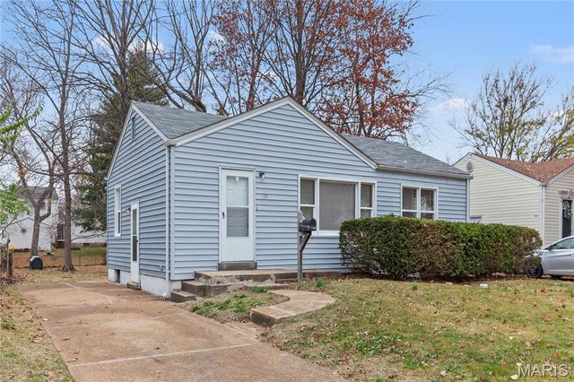 55 La Venta Drive, Florissant, MO 63031