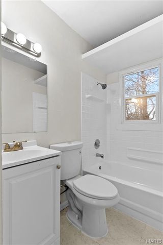 55 La Venta Drive, Florissant, MO 63031