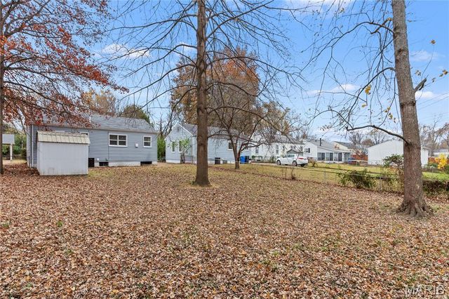 55 La Venta Drive, Florissant, MO 63031