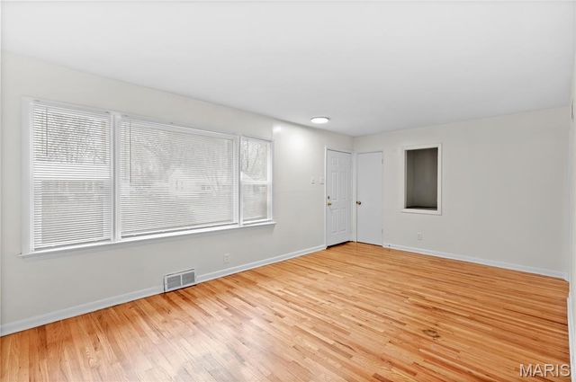 55 La Venta Drive, Florissant, MO 63031