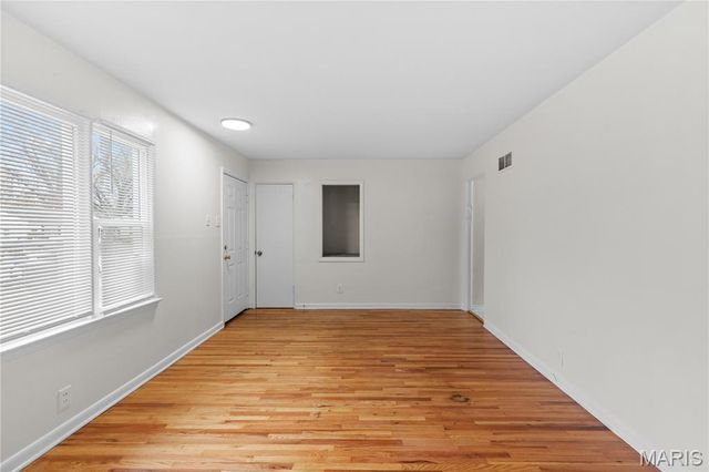 55 La Venta Drive, Florissant, MO 63031