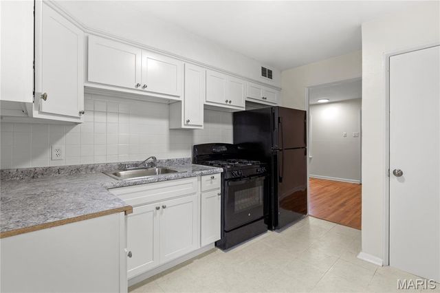 55 La Venta Drive, Florissant, MO 63031