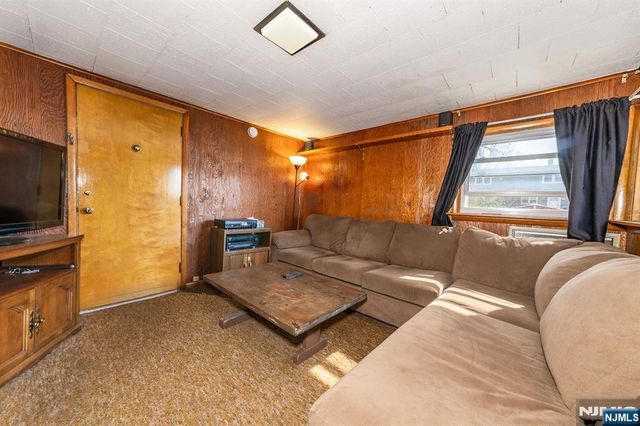71 Hobart Avenue, Rutherford, NJ 07070