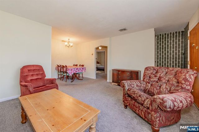 71 Hobart Avenue, Rutherford, NJ 07070