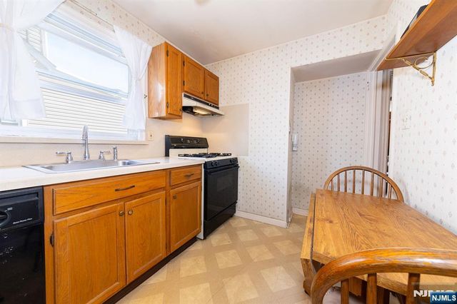 71 Hobart Avenue, Rutherford, NJ 07070