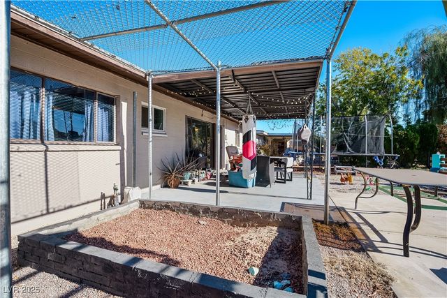 2004 Houston Drive, Las Vegas, NV 89104