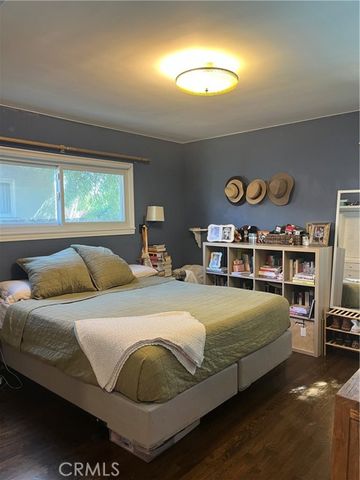 18624 Gledhill Street, Northridge (los Angeles), CA 91324