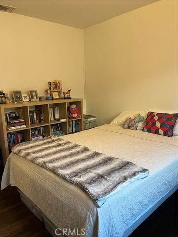 18624 Gledhill Street, Northridge (los Angeles), CA 91324