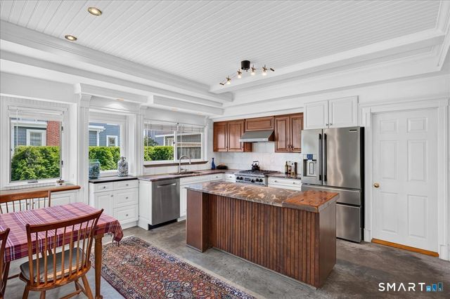 7 Middlefield Street, Groton, CT 06340