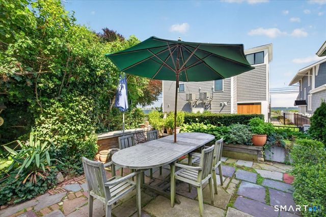 7 Middlefield Street, Groton, CT 06340