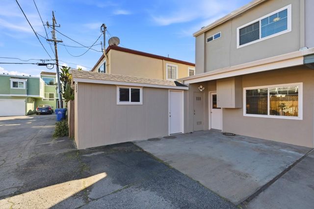 117 Marina Avenue, Aptos, CA 95003