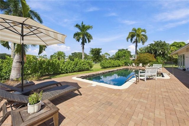 1936 Empress CT, Naples, FL 34110