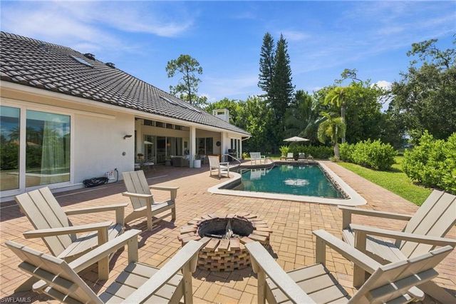 1936 Empress CT, Naples, FL 34110