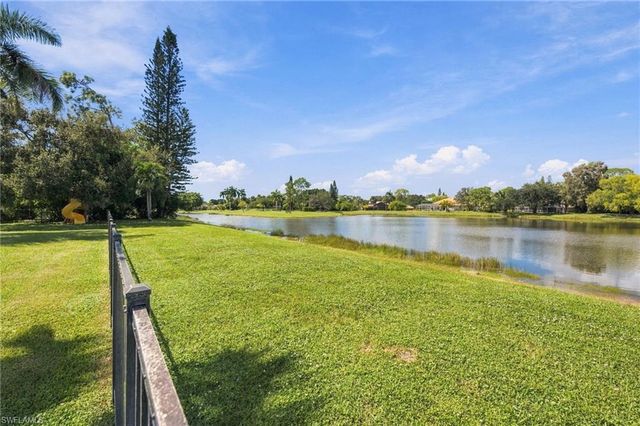 1936 Empress CT, Naples, FL 34110