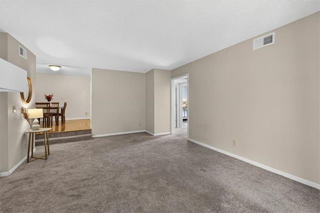 3608 Gillham Road 26, Kansas City, MO 64111