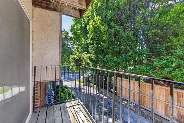 3608 Gillham Road 26, Kansas City, MO 64111