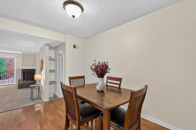 3608 Gillham Road 26, Kansas City, MO 64111