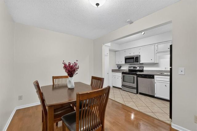3608 Gillham Road 26, Kansas City, MO 64111