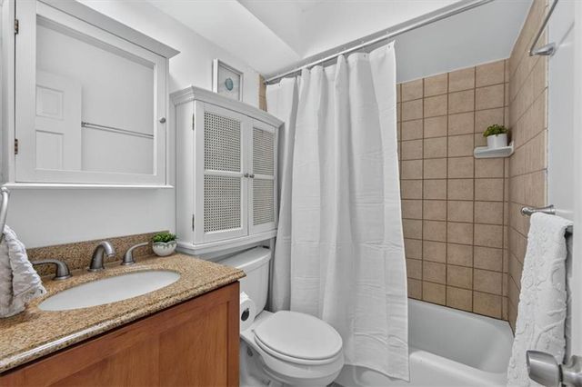 3608 Gillham Road 26, Kansas City, MO 64111
