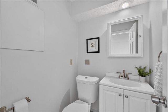 3608 Gillham Road 26, Kansas City, MO 64111