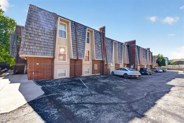3608 Gillham Road 26, Kansas City, MO 64111