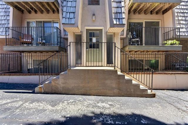 3608 Gillham Road 26, Kansas City, MO 64111