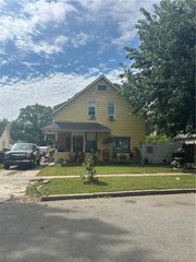 911 Pottawatomie Street, Leavenworth, KS 66048