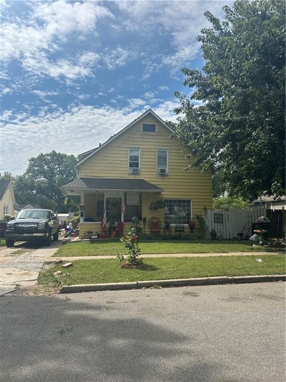 911 Pottawatomie Street, Leavenworth, KS 66048