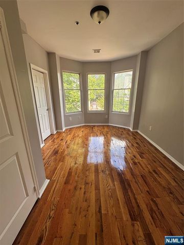 117 12th Street 3, Newark, NJ 07107