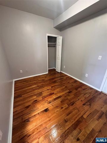 117 12th Street 3, Newark, NJ 07107