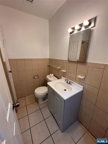 117 12th Street 3, Newark, NJ 07107